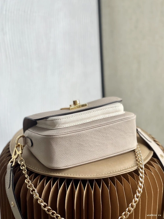 WIS TENDER VUITTON LOCKME LOUIS 0312